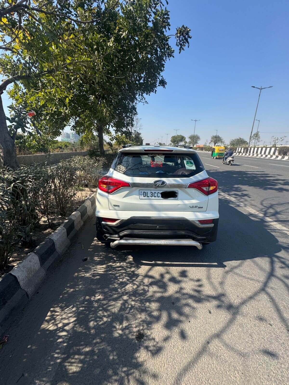 2021 Mahindra XUV300 - W6 Sunroof thumb