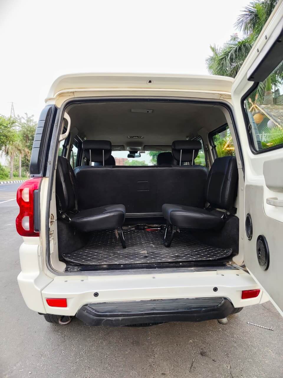 2019 Mahindra Scorpio S11 thumb