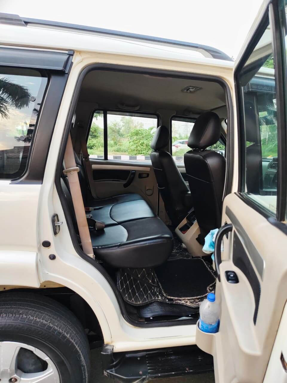2019 Mahindra Scorpio S11 thumb