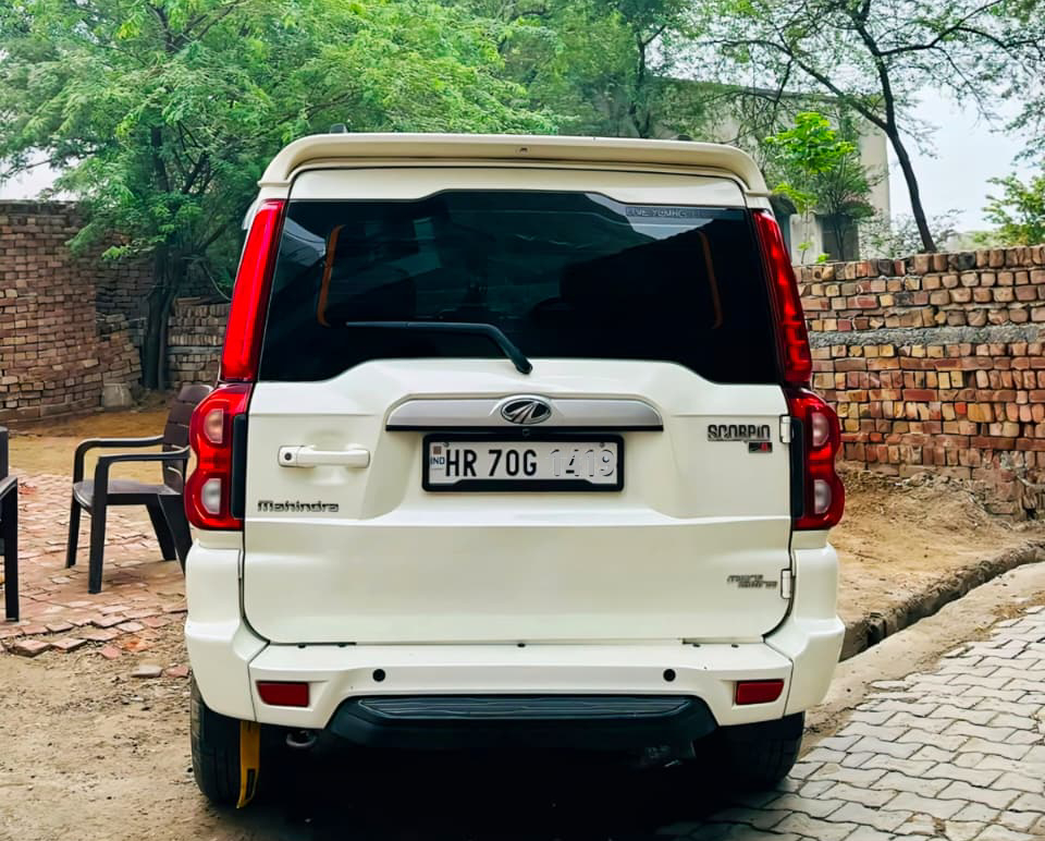 2019 Mahindra Scorpio S9 thumb